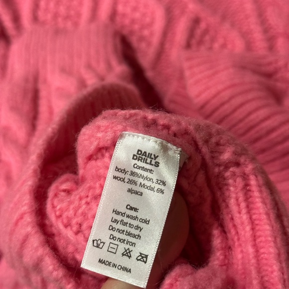 Daily Drills Vibrant Pint Cable Knit Crewneck Sweater Size XS/S - Picture 4 of 5